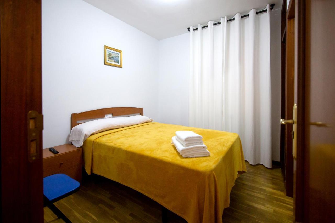 Yani'S Hospedaje Pension 1 Estrella Arriondas Kültér fotó
