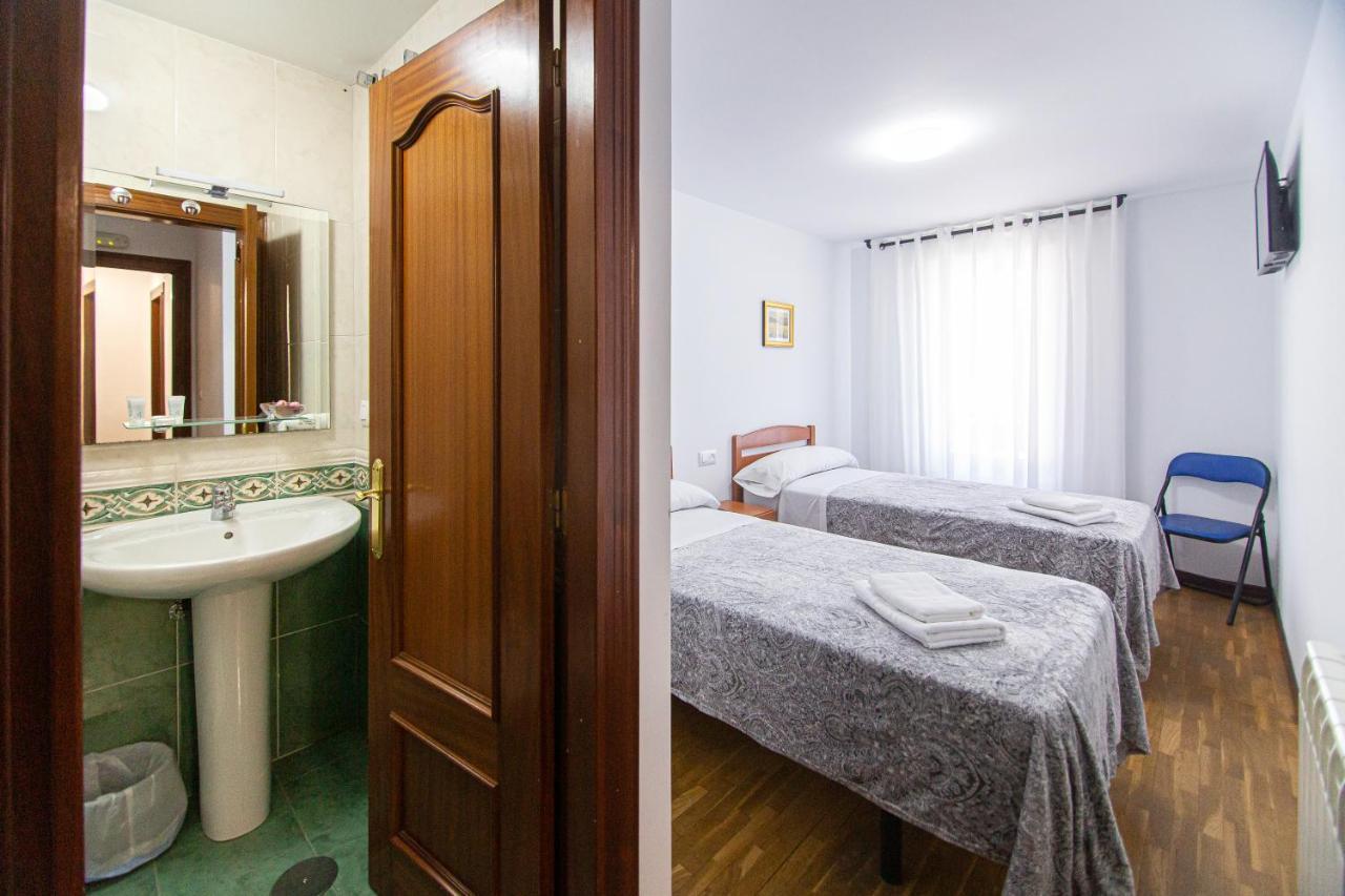 Yani'S Hospedaje Pension 1 Estrella Arriondas Kültér fotó
